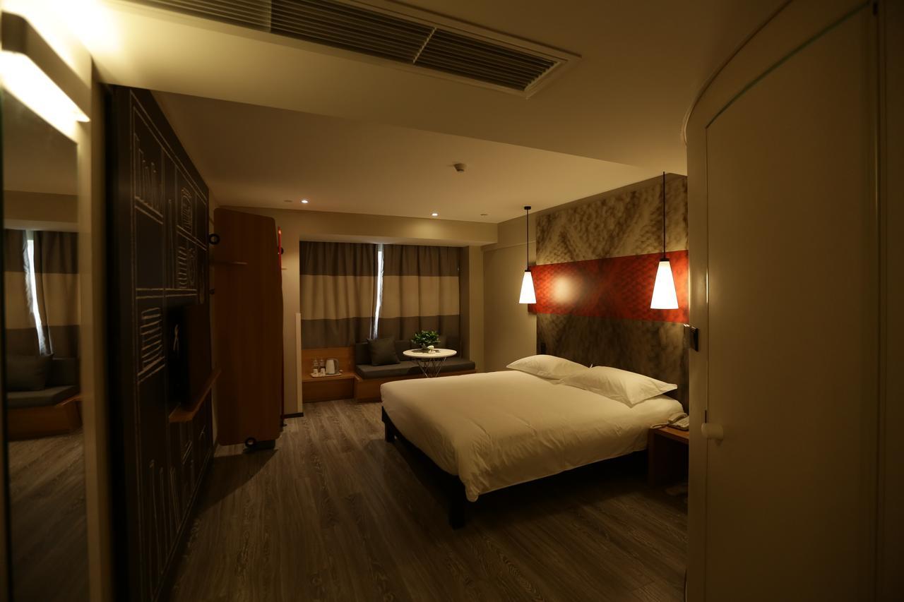 Готель Ibis Chengdu West Jingcui Road Екстер'єр фото