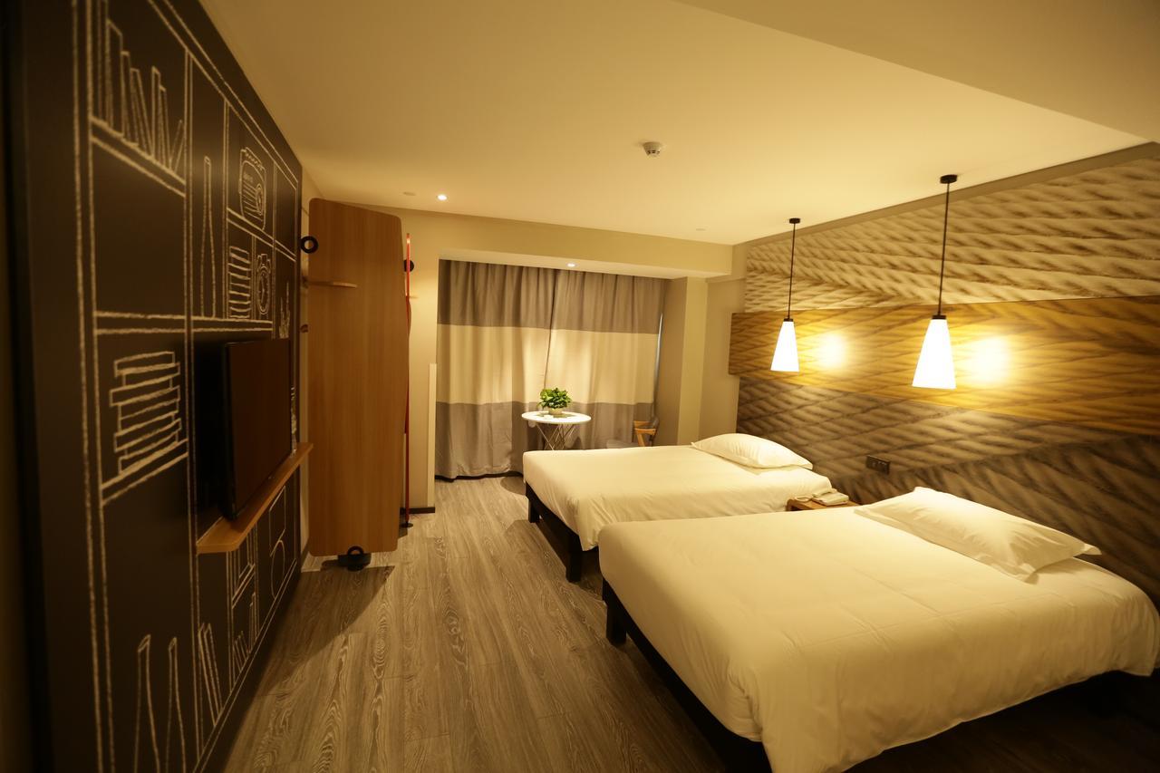 Готель Ibis Chengdu West Jingcui Road Екстер'єр фото