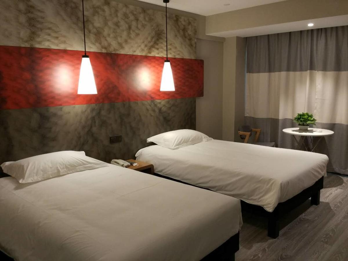 Готель Ibis Chengdu West Jingcui Road Екстер'єр фото