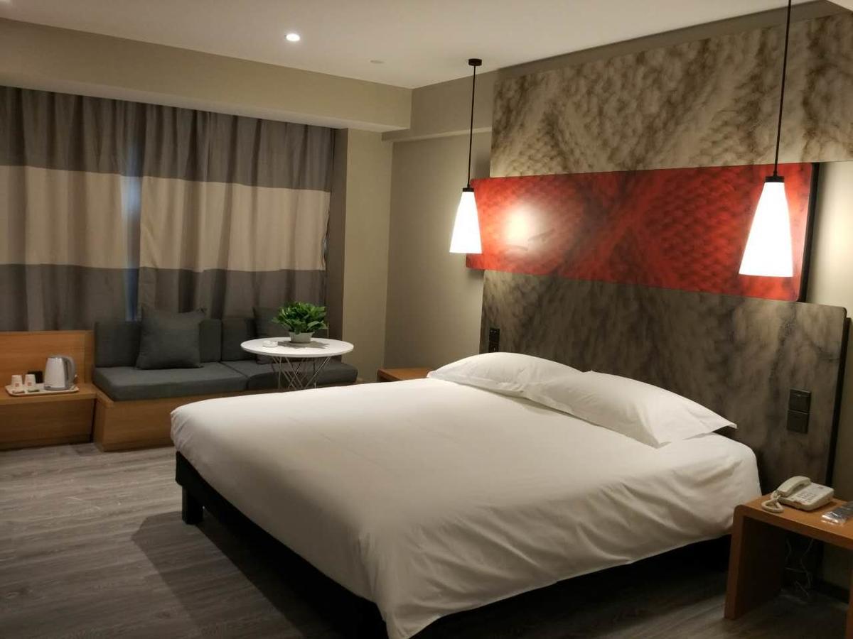 Готель Ibis Chengdu West Jingcui Road Екстер'єр фото